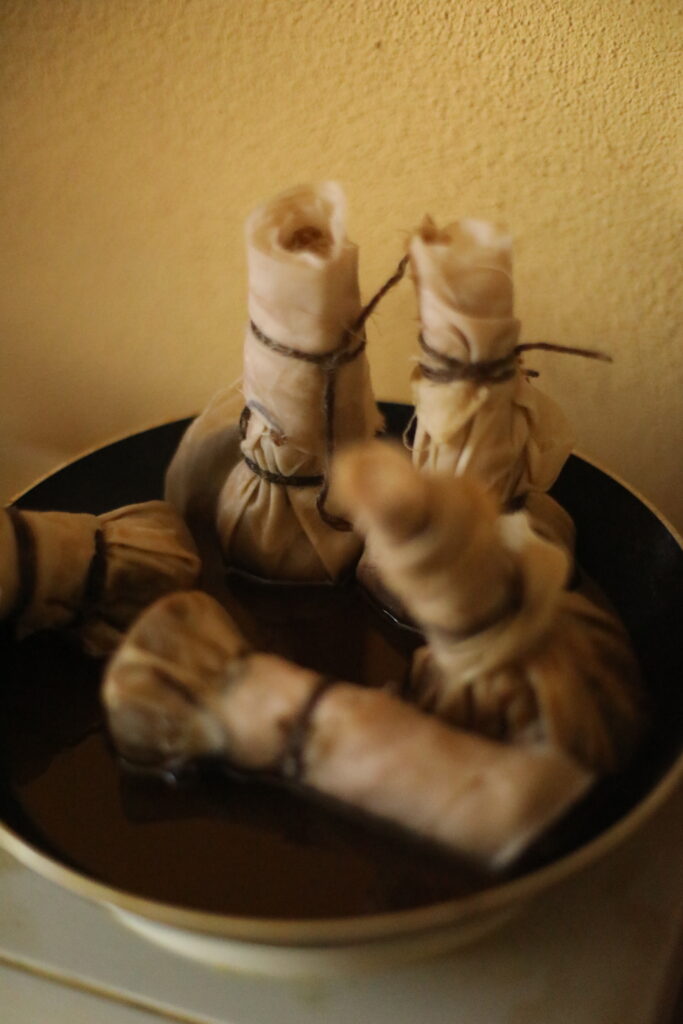 Kräuterstempel für die Ayurveda-Massage